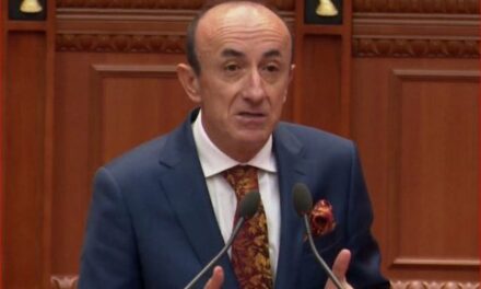 Dashnor Sula: Opozita nuk ecën përpara, disa deputetë i “lëpihen” liderëve për axhendë personale