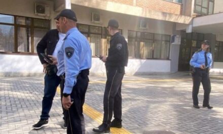 Ç’po ndodh në Shkup? Evakuohen 32 shkolla