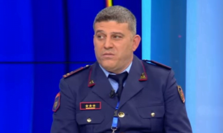 Përplasja e autobusit me makinat, eksperti: Shoferi s’ka mbajtur korsinë, duhet të ruante distancën e sigurisë