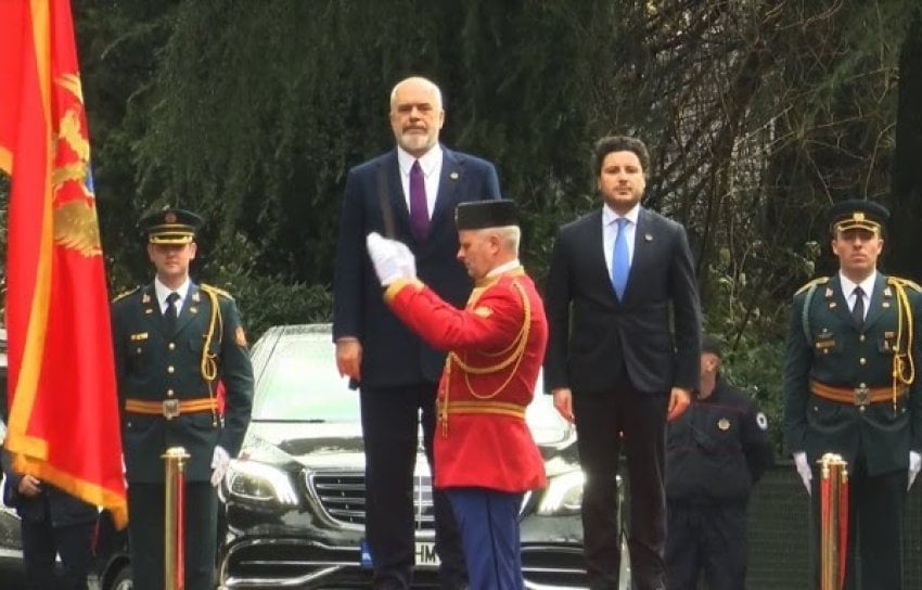 Rama pritet në Mal të Zi me ceremoni shtetërore, nis mbledhja e përbashkët