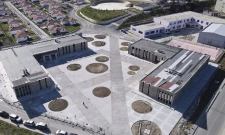 Kryeministri Rama publikon pamjet: Bubqi i rilindur pas rrënimit