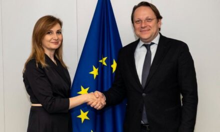 Komisioneri Varhelyi takim me deputeten Tabaku: Diskutuam për hapat e ardhshme të procesit të integrimit të Shqipërisë në BE