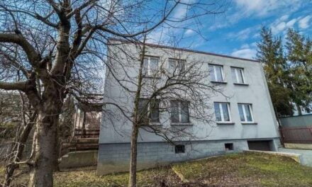 Horror në Poloni, 76-vjeçari jetoi me nënën e tij të vdekur për 13 vjet