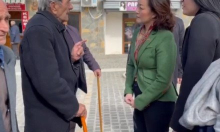 Yuri Kim në Roskovec, pensionisti i lë një porosi: Kujdesuni për Shqipërinë, është vendi më i mirë