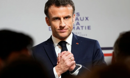 Rritja e moshës së daljes në pension, qeveria e Macron i shpëton mocionit të mosbesimit