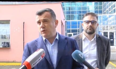 E akuzoi për vrasjen e Ravik Gurrës, Taulant Balla shkon në GJKKO për të paditur Berishën dhe Floriana Garon