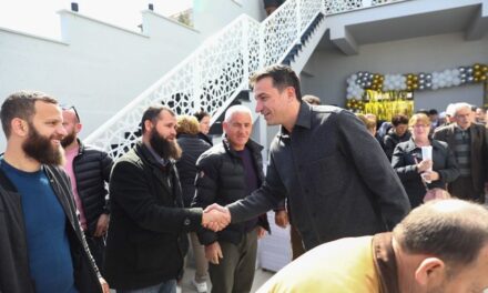 Hapet xhamia e re në Tiranë, Veliaj: Kush ndërton një xhami, ndihmon një zonë të tërë