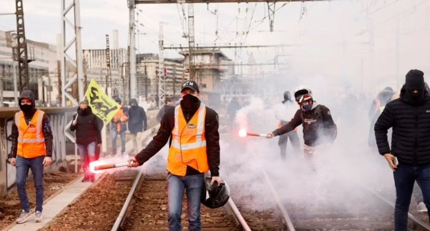 Protesta në të gjithë Francën kundër Presidentit Macron dhe projektligjit të pensioneve