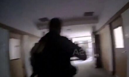 Momenti i ekzekutimit nga policia i transgjinores që shkaktoi masakër në shkollë katolike