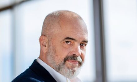 Kryeministri Rama nis sot vizitën zyrtare në Mbretërinë e Bashkuar. Nga takimi me Rishi Sunak te vizita në parlament