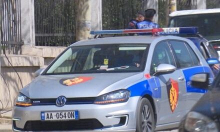 Protesta e opozitës, mbi 1100 efektivë blindojnë Tiranën