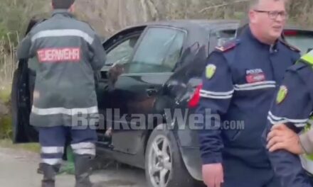 Tjetër aksident i rëndë me vdekje/ Makina përfundon në kanal, humb jetën një person