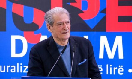 Sali Berisha rrit dozën e kërcënimeve, nuk kursen as FBI-në: Po nuk e arrestuat ju Ramën, e di unë çfarë bëj