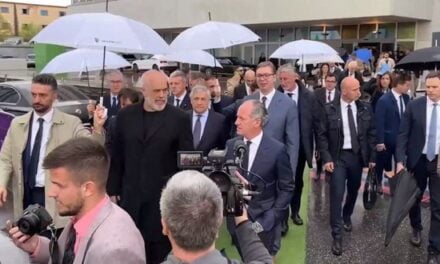 Rama: Kosova, pika ku nuk kuptohemi me Serbinë. Vuçiç: A do hapim një Ukrainë në Ballkan!