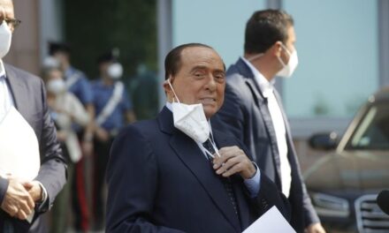Berlusconi shtrohet me urgjencë në spital, futet në terapi intensive