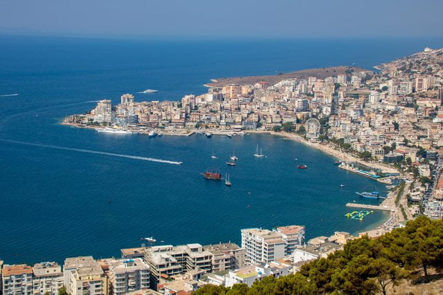 Të huajt marrin shtëpi në Sarandë, dhjetëra shtetas nga Polonia blejnë prona në bregdet