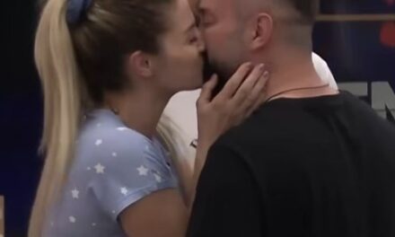 Ndodhi dhe kjo! Nita puth në buzë Visin