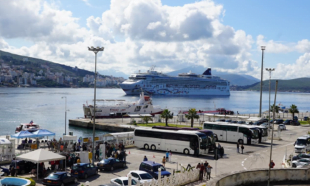 59% më shumë vizitorë se një vit më parë, mbërrin në Sarandë trageti me 2,200 turistë