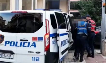 Zhdukja e dy “të fortëve” në Sarandë, policia shoqëron disa persona
