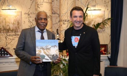 Veliaj pret legjendën hollivudiane Danny Glover: Figura të tilla ja rrisin reputacionin e qytetit