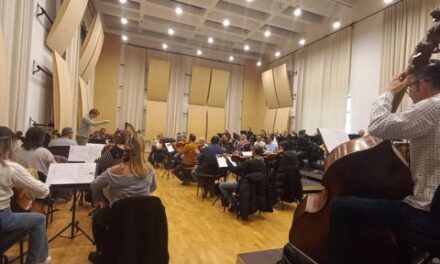 Vasil Tole rikthen traditën e operës shqiptare, ngjit në TKOB “Skënderbeu KRYEZOT I ARBËRIT”