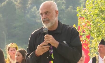 Kandidati i Meta-Berishës premton shërbim funeral falas, Rama: Ai është gati të varrosë gjithë Gjirokastrën