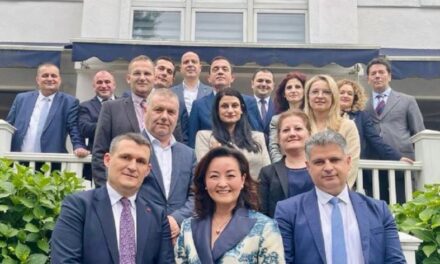 Ambasadorja Kim: SPAK po jep rezultate, askush mbi ligjin! Është koha t’i jepet fund pandëshkueshmërisë