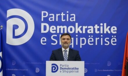 ​Alibeaj jep dorëheqjen nga drejtimi i Partisë Demokratike