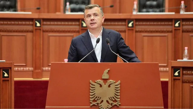 Mazhoranca gati të ngrejë komision hetimor për influencën ruse në politikë. Balla: Jo vetëm Rusia, por edhe Kina!