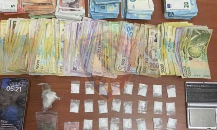 Shtireshin si turistë, arrestohen dy anglez që shisnin doza të drogave të forta në Dhërmi