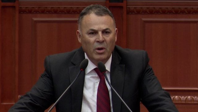 Deputeti i PD tregon gatishmërinë për luftë: Jam i pari që marr armën për Kosovën