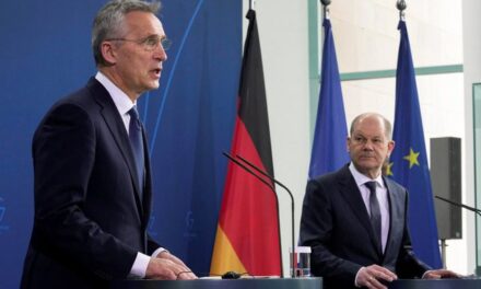 Stoltenberg: Kosova dhe Serbia t’i kthehen menjëherë dialogut