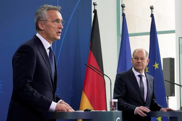 Stoltenberg: Kosova dhe Serbia t’i kthehen menjëherë dialogut