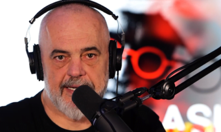 Rama: Kam bërë gjëra që duket sikur ndodhin një herë në jetë! Dikur vishja vetëm unë atlete me kostum, tani ka shumë