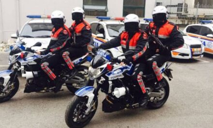 Ranë në grackën e të infiltruarit duke marrë 100 euro, lihen në burg efektivët e “Shqiponjave”