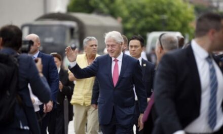 Paralajmërohet vizita e Bill Clinton në Tiranë