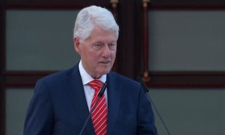 Tensionet në Kosovë, Bill Clinton kritika Albin Kurtit: Ta ndalim këtë marrëzi