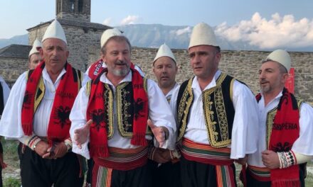 Grupi shqiptar mban gjallë traditën e këngës në Greqi