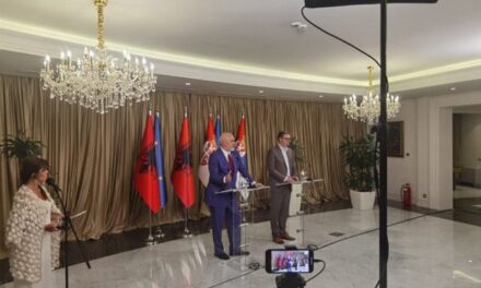 Rama në Beograd flet për tensionet në Veri të Kosovës: Mos na pengoni të bëjmë më të mirat për rajonin