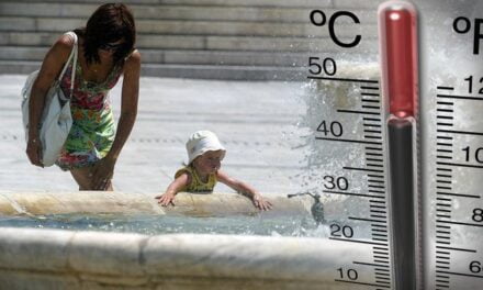 Shqipëria goditet nga ‘Cerberusi’/ “Shtoni kripën në dietë, pini sa më shumë ujë”, ekspertët: Kategoritë më të rrezikuara nga temperaturat ekstreme