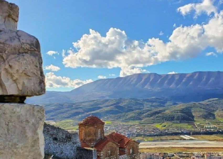 Revista italiane: Shqipëria, Salento i ri
