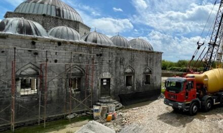 FOTOT: Rama poston pamjet nga punimet për xhaminë e Plumbit