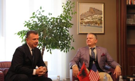 Balla takim me Martin McDowell, zbardhen diskutimet