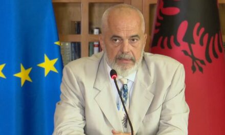 Rama për kalimin e Kadastrës online: Volumi i shërbimeve është rritur. Noterët janë bërë nervozë, hienat që rrinin rrotull po ashtu