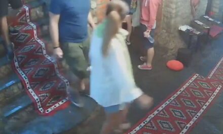 VIDEO/ Italianët ia fusin vrapit pa paguar në Berat, restoranti: Bëni diçka të bukur me ato lekë