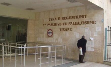 Kadastra prej muajsh në kolaps