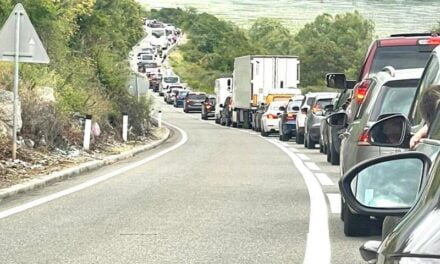 Radhë kilometrike në anën malazeze të pikës së kalimit kufitar Hani i Hotit