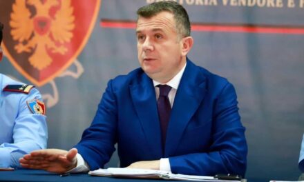 Arrestimi i oficerit të policisë në Durrës, reagon Balla