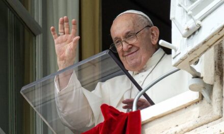 Ukraina e quan fjalimin e Papa Françeskut drejtuar të rinjve rusë si ‘propagandë imperialiste’