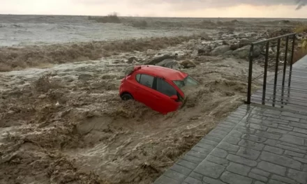 Pas zjarreve, Greqia përballet me përmbytje “apokaliptike”